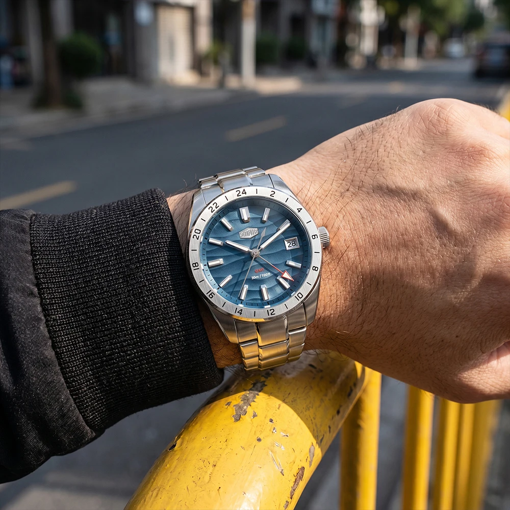 Reloj HeroForce HF5056 GMT 3 ATM para uso diario y salpicaduras